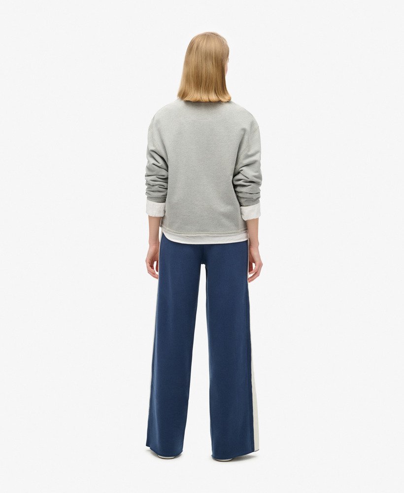 calça jogger reta essential logo na cor azul marinho