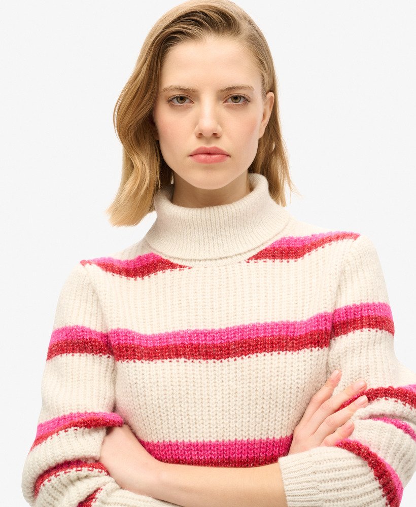 suéter cropped de gola alta listrado em rosa com estampa yarrow stripe.