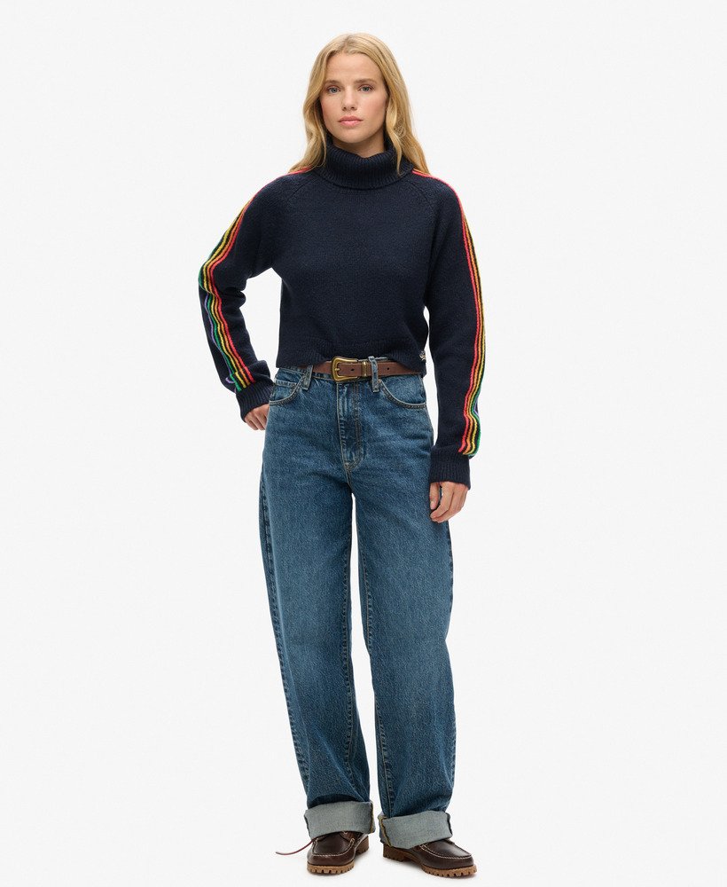 suéter gola alta raglan com listra lateral em azul marinho com listras multicoloridas