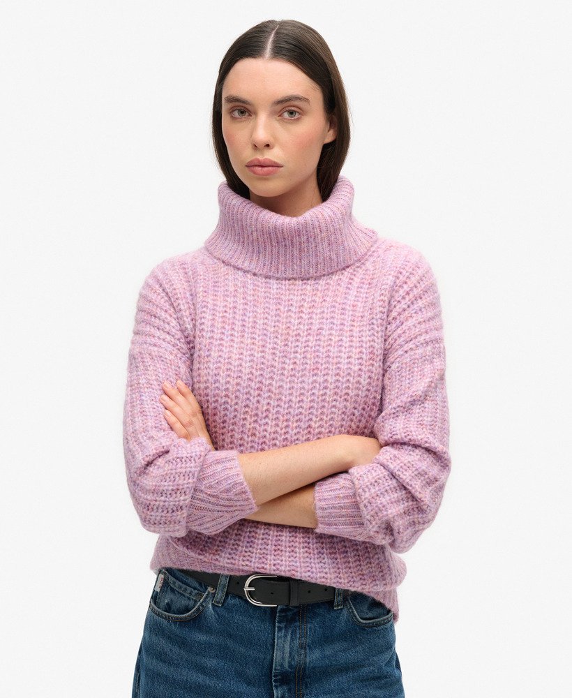 suéter de gola alta com textura canelada escovada na cor rosa antigo torcido
