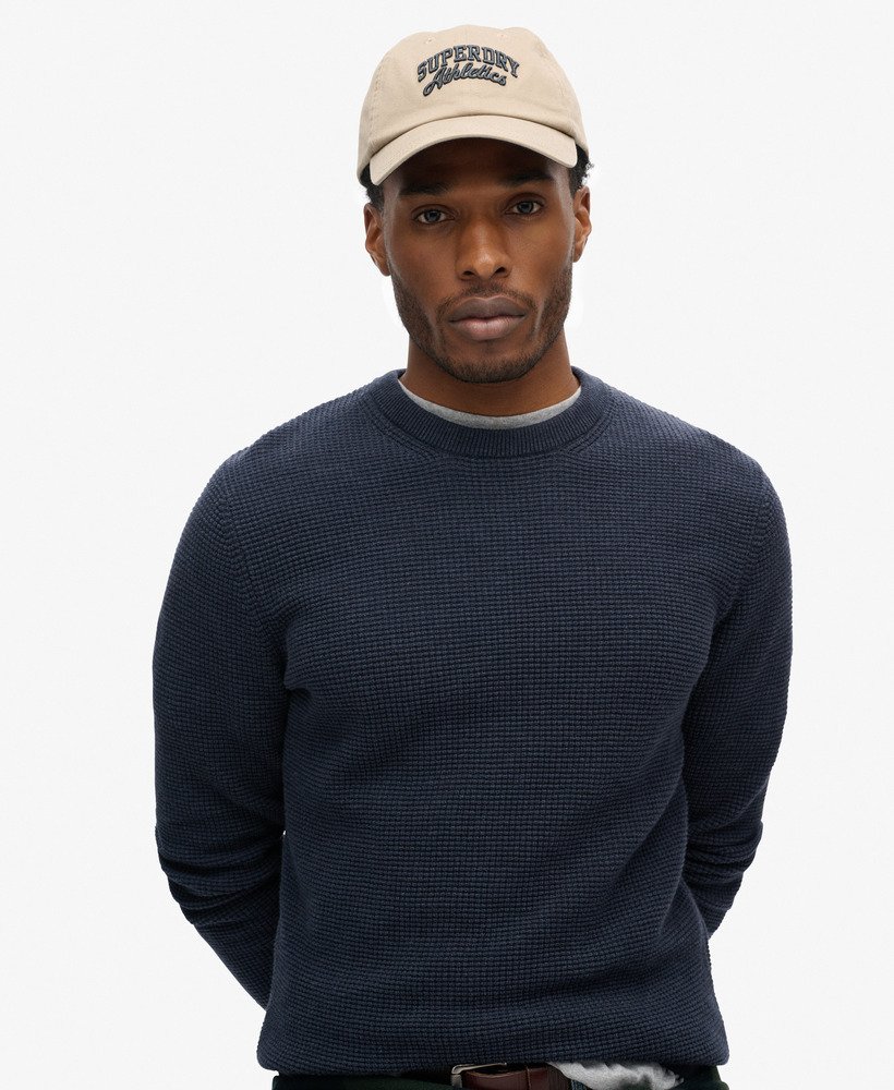 suéter de malha texturizada com gola redonda na cor eclipse navy heather.