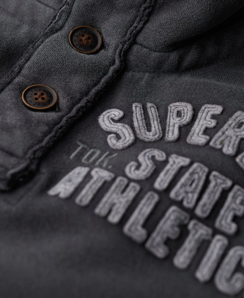 suéter vintage esportivo com meio botão em preto lavado