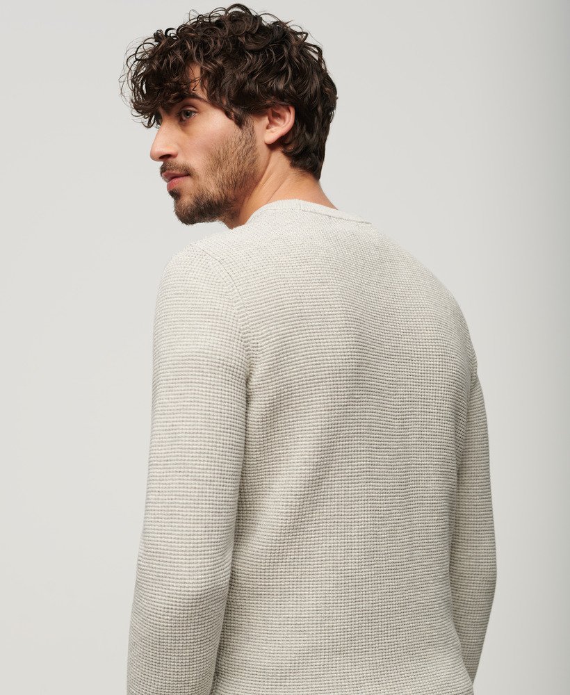 suéter de malha texturizada com gola redonda na cor moon mist heather.
