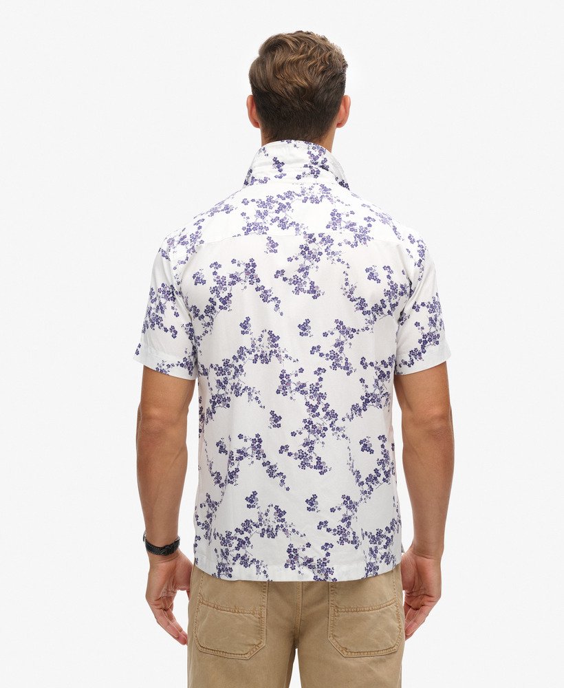 camisa havaiana vintage na cor optic blossom