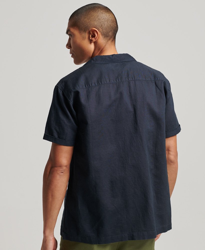 camisa resort de manga curta na cor azul marinho eclipse