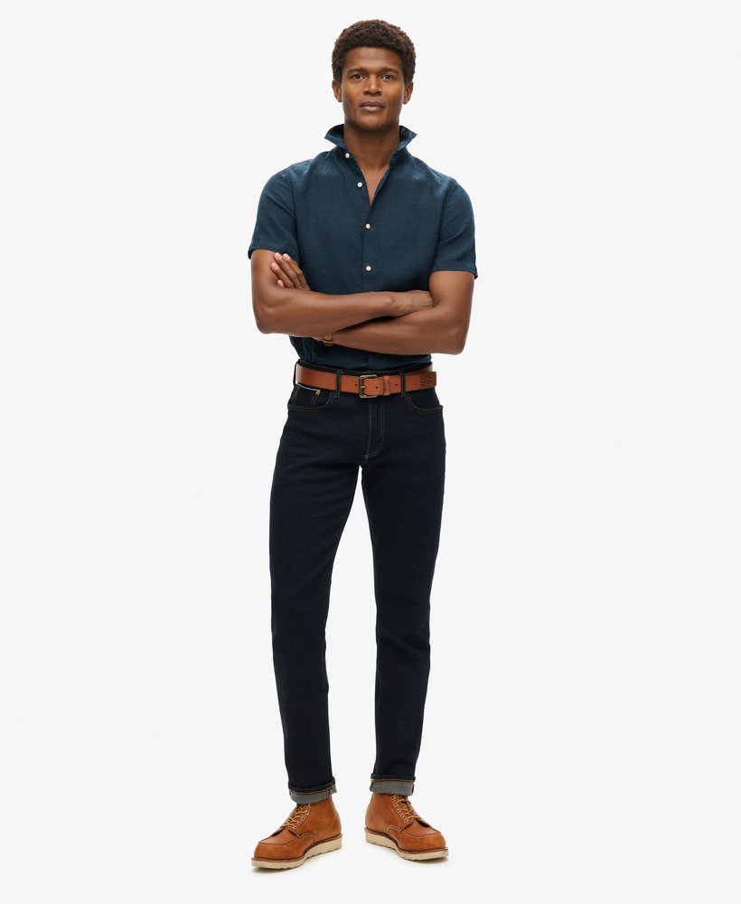 camisa de linho casual studios na cor azul marinho.