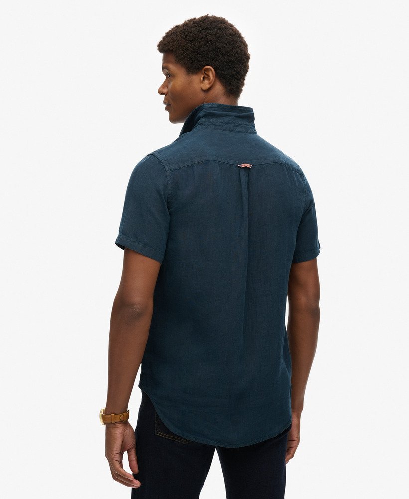 camisa de linho casual studios na cor azul marinho.
