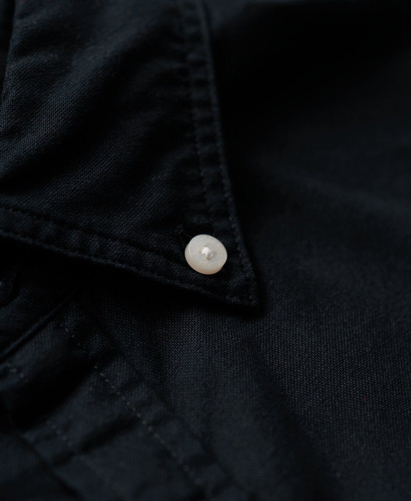 camisa oxford de manga comprida na cor azul marinho eclipse.