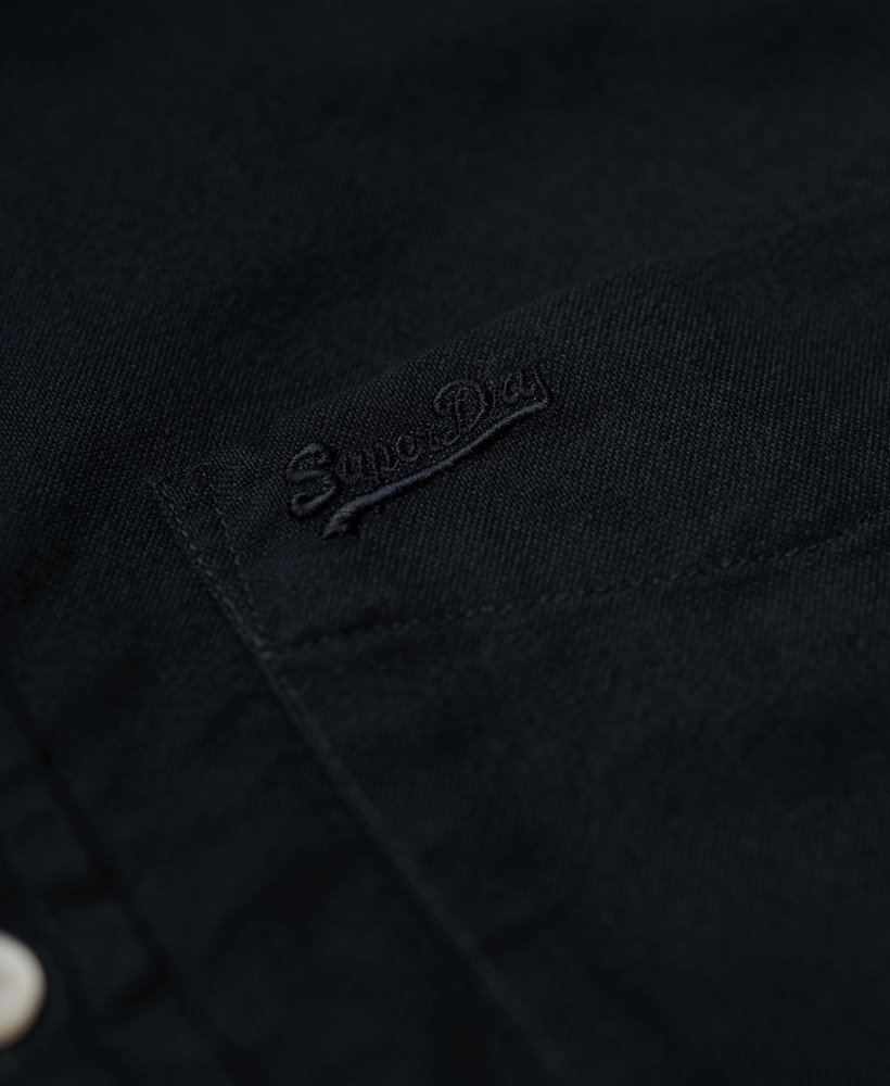 camisa oxford de manga comprida na cor azul marinho eclipse.