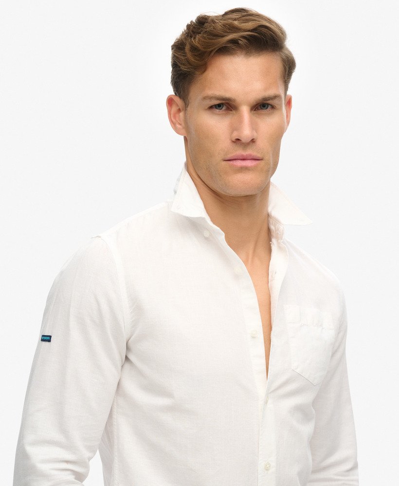 camisa de linho com botões da organic cotton studios na cor optic.