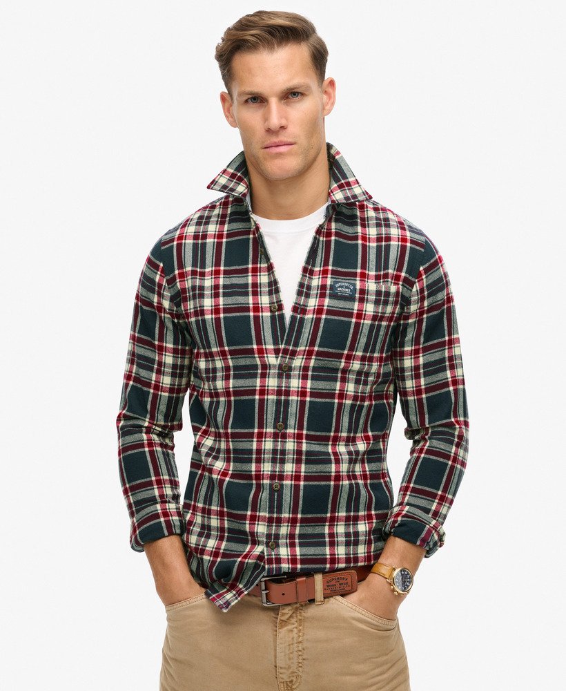 camisa de manga comprida estilo lenhador em algodão com estampa xadrez kansas azul marinho.