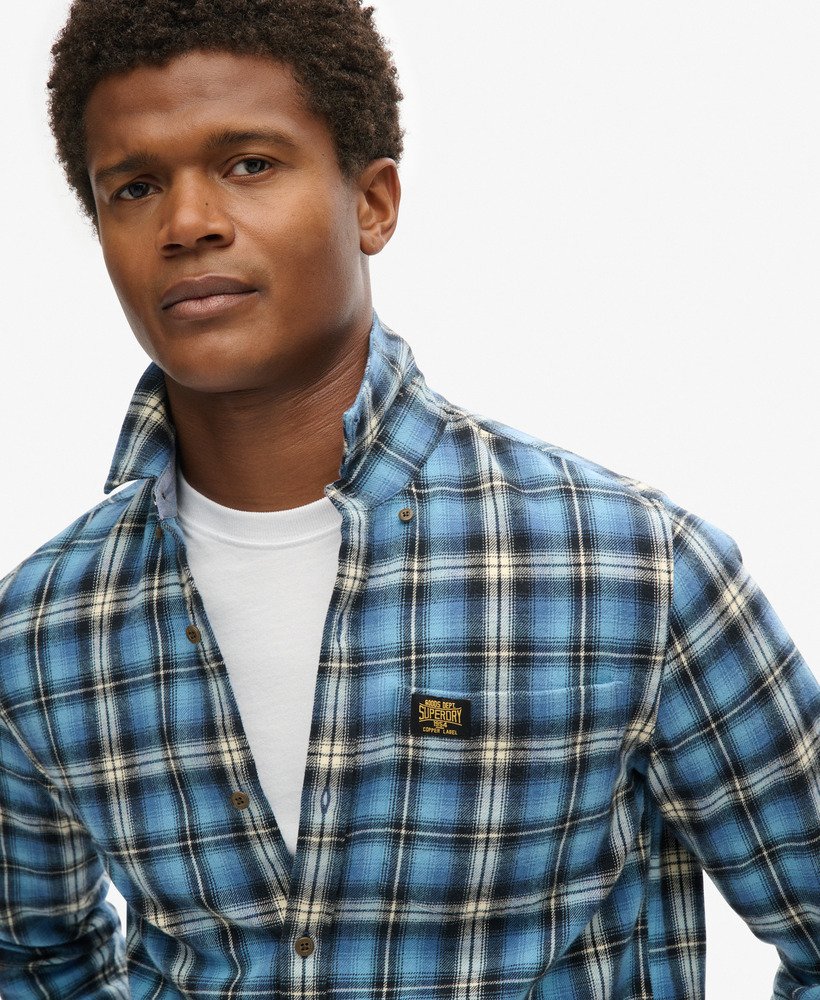 camisa de manga comprida estilo lenhador em algodão com estampa xadrez burghley azul.