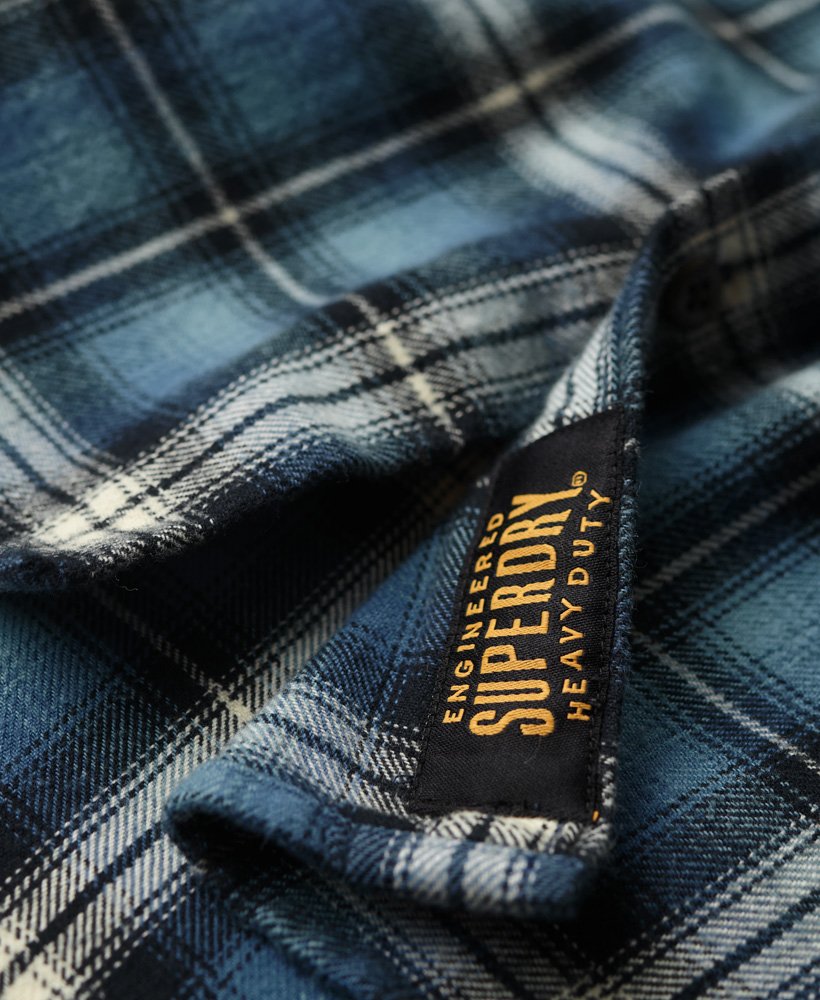 camisa de manga comprida estilo lenhador em algodão com estampa xadrez burghley azul.