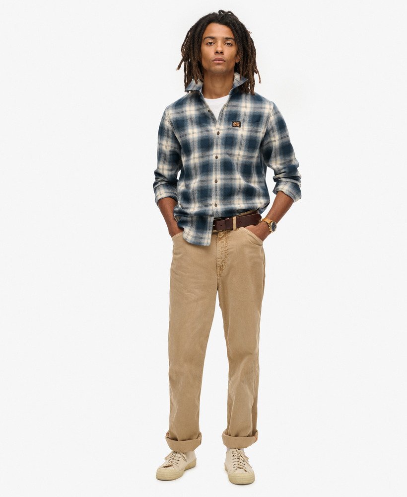 camisa de manga comprida estilo lenhador em algodão com estampa xadrez cedro azul marinho.