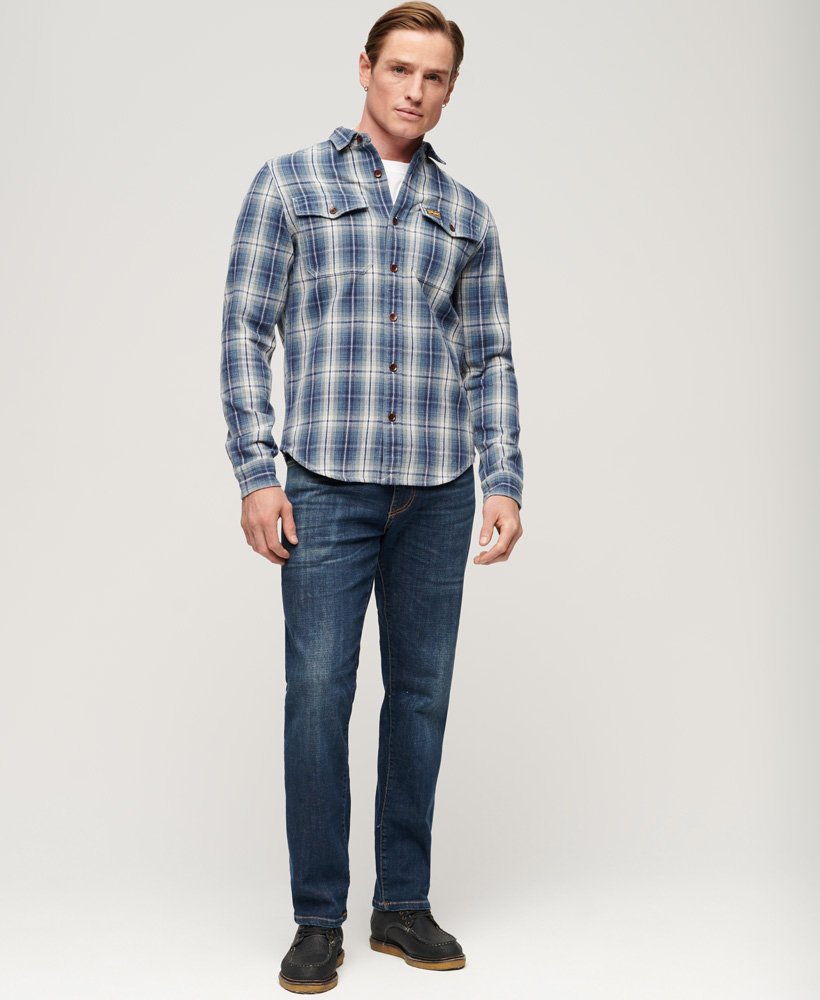 camisa xadrez operária em algodão orgânico na cor azul jeans.