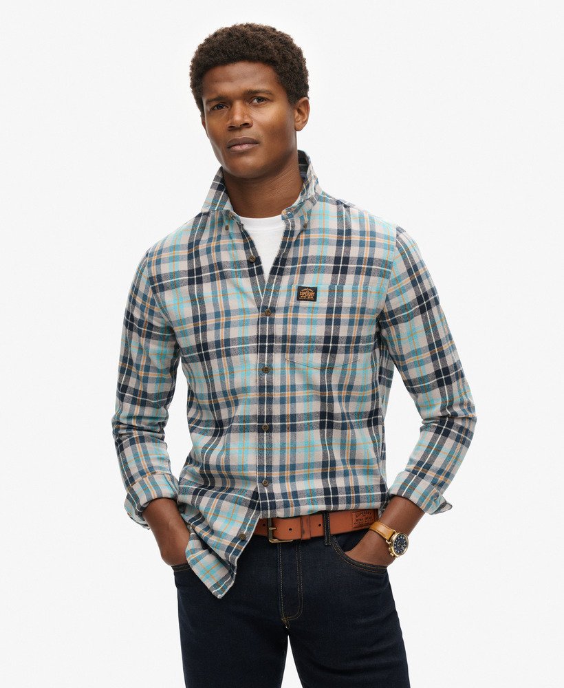 camisa de manga comprida estilo lenhador em algodão com estampa xadrez canyon check cinza claro.