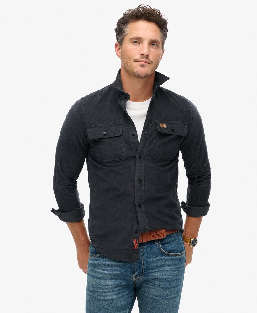 camisa de veludo cotelê trailsman relaxed fit na cor preto jato
