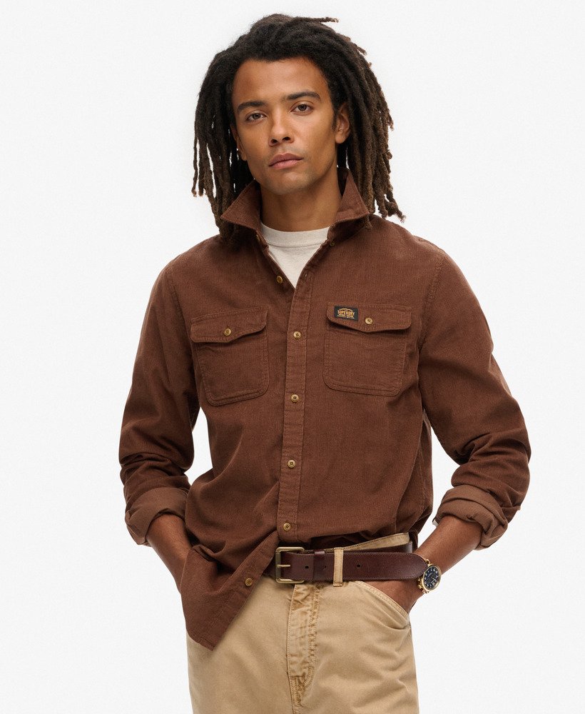 camisa de veludo cotelê trailsman relaxed fit na cor marrom terra de vaso