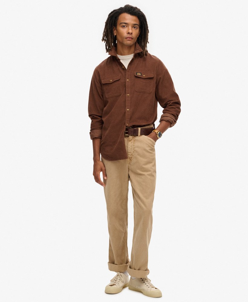 camisa de veludo cotelê trailsman relaxed fit na cor marrom terra de vaso