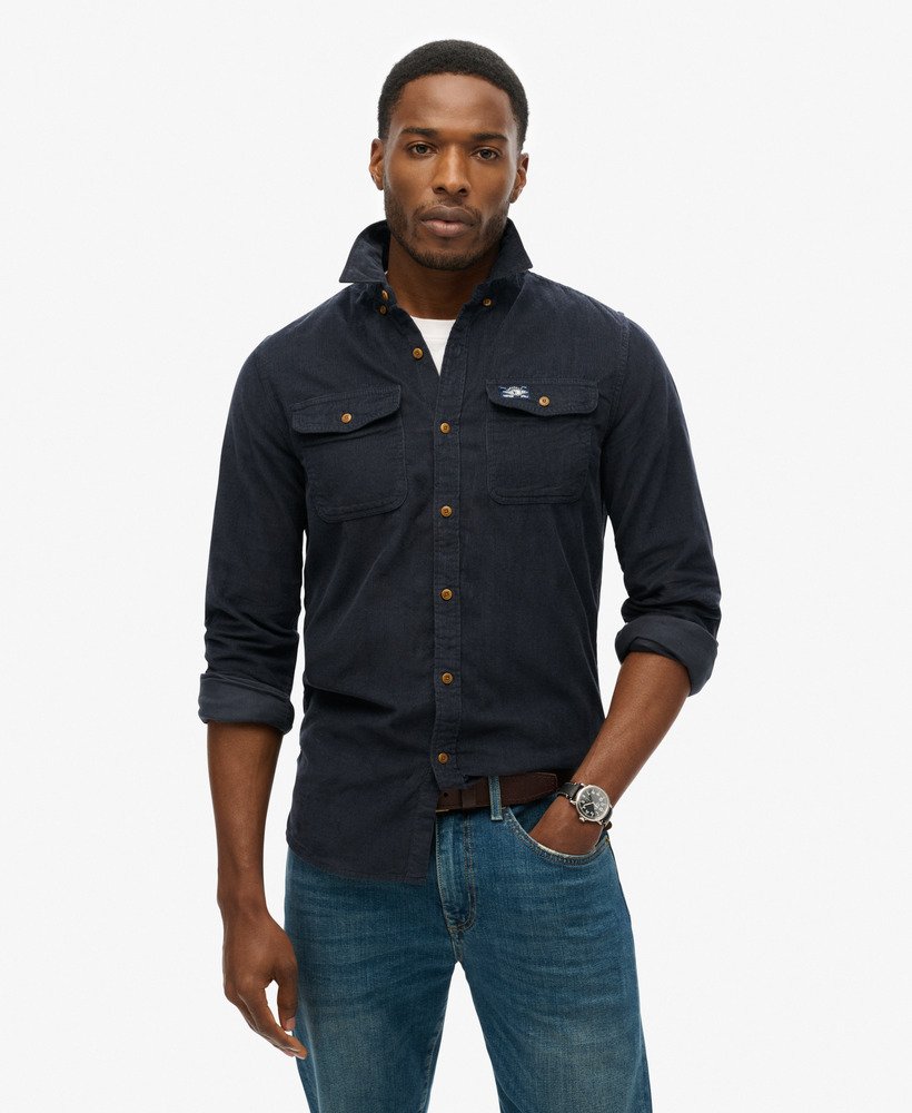 camisa de veludo cotelê trailsman relaxed fit na cor azul marinho eclipse.