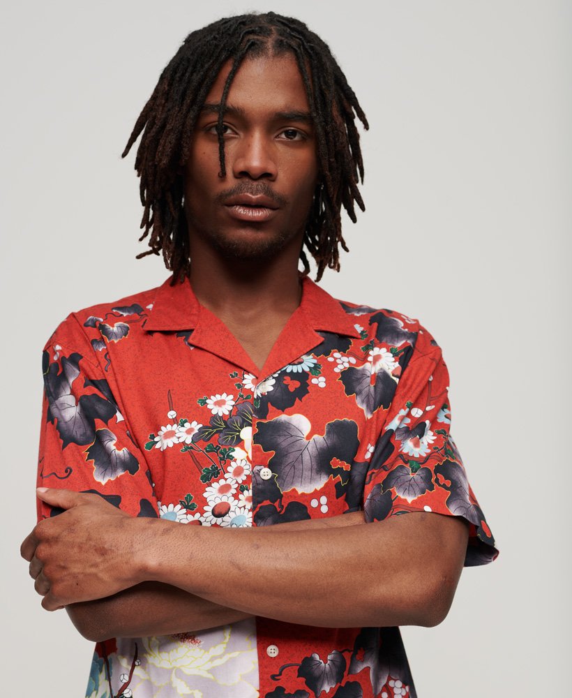camisa havaiana de resort com estampa vermelha tsutatkikubotan
