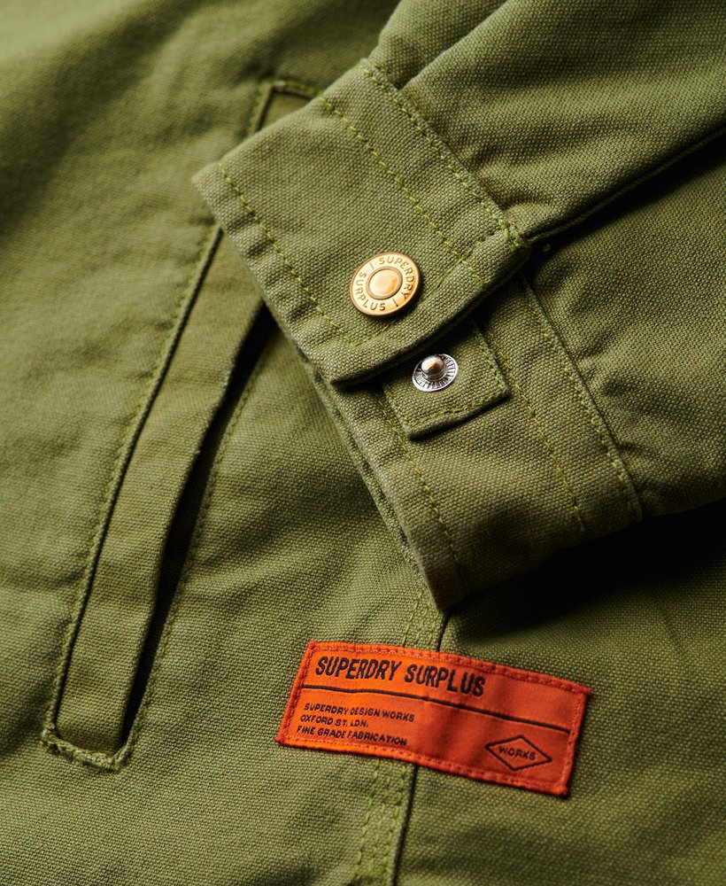 sobretudo surplus com zíper na cor verde-oliva