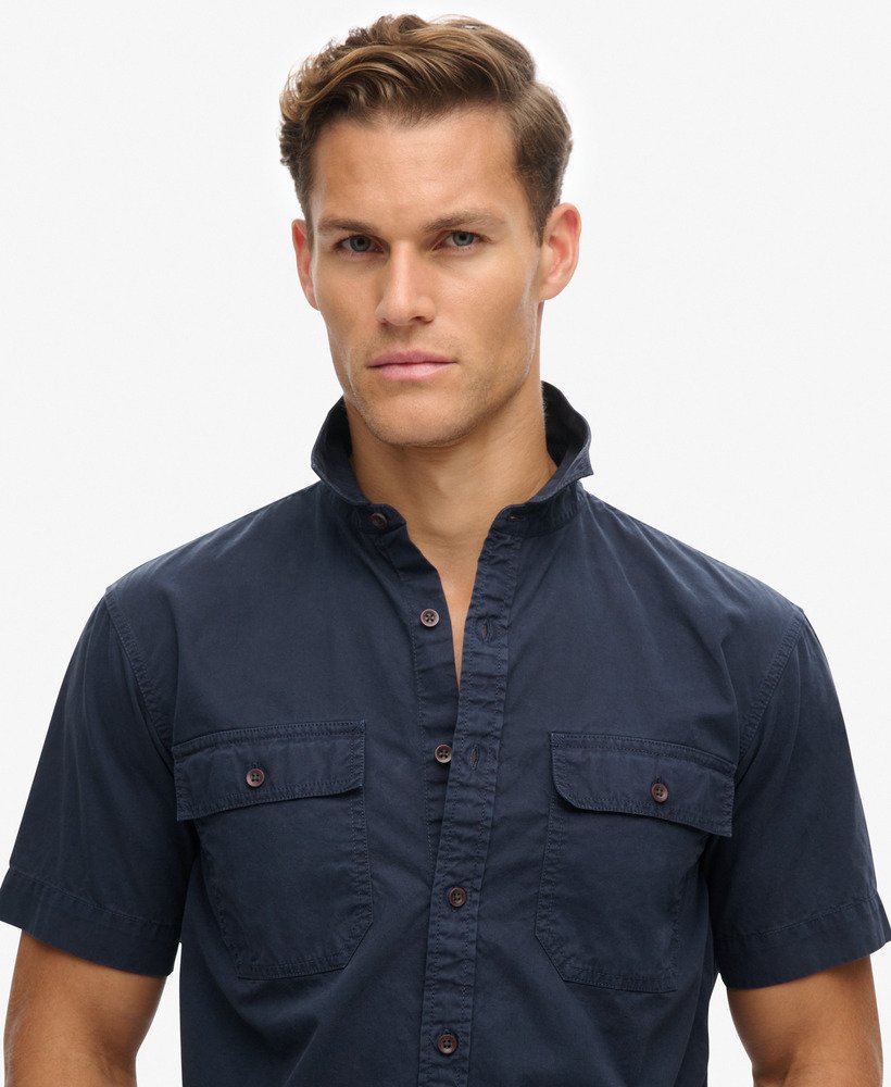 camisa militar de manga curta na cor azul marinho eclipse.