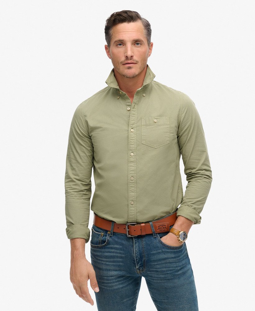 camisa de manga comprida da the merchant store na cor verde cáqui claro.