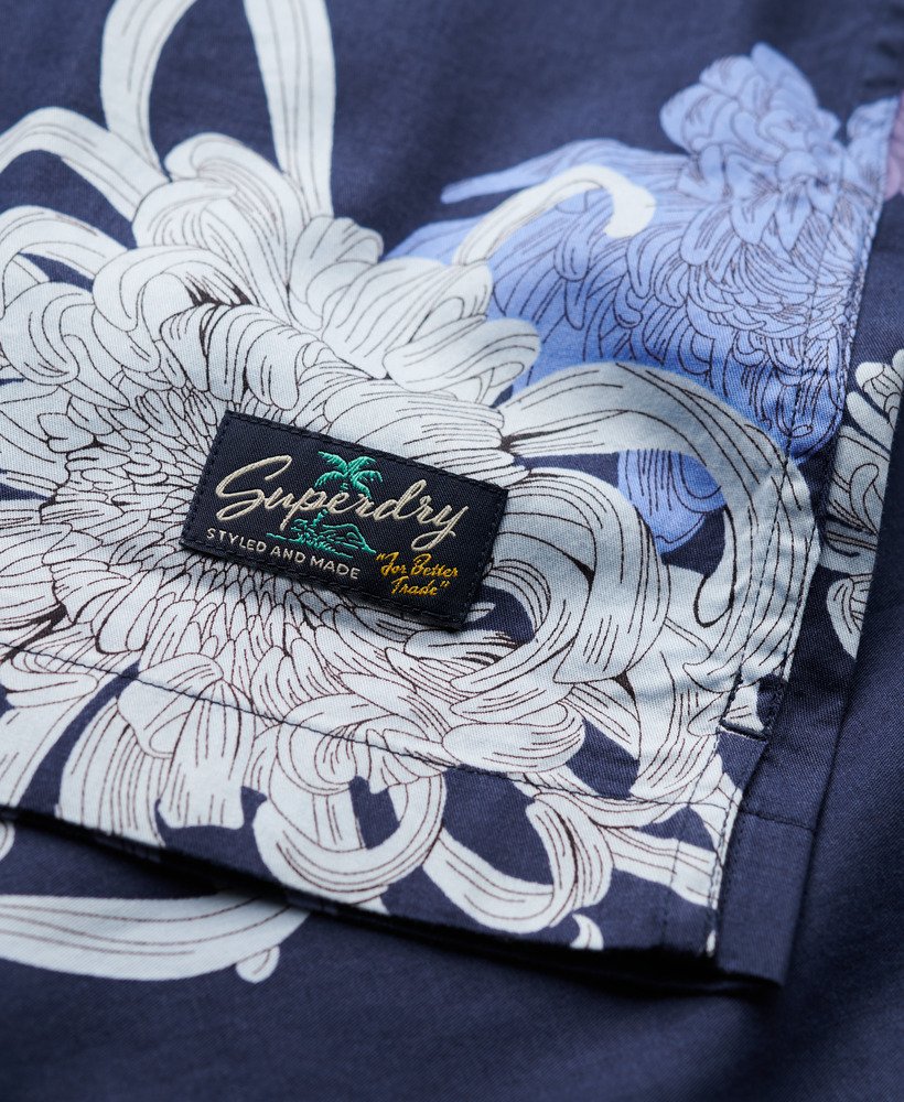 camisa havaiana na cor crisântemo azul marinho