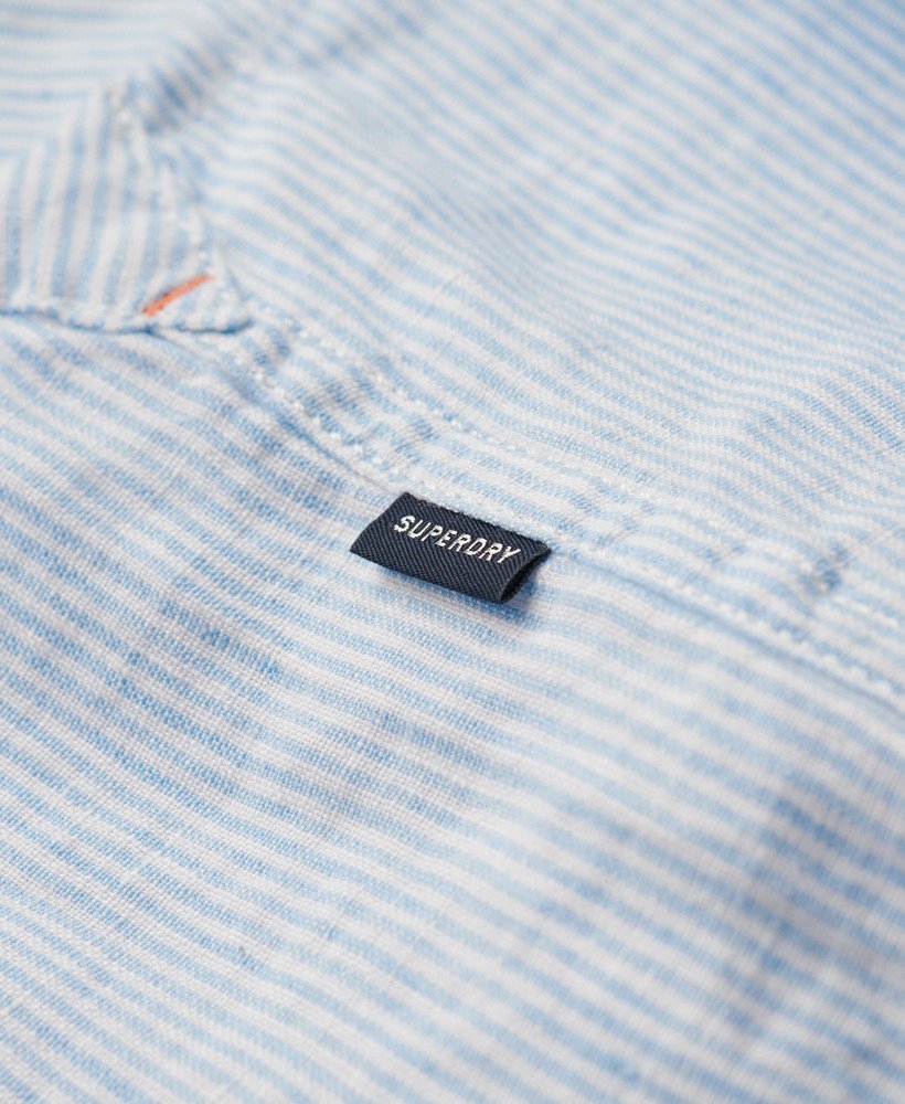 camisa casual de linho de manga comprida com listras azul-marinho.