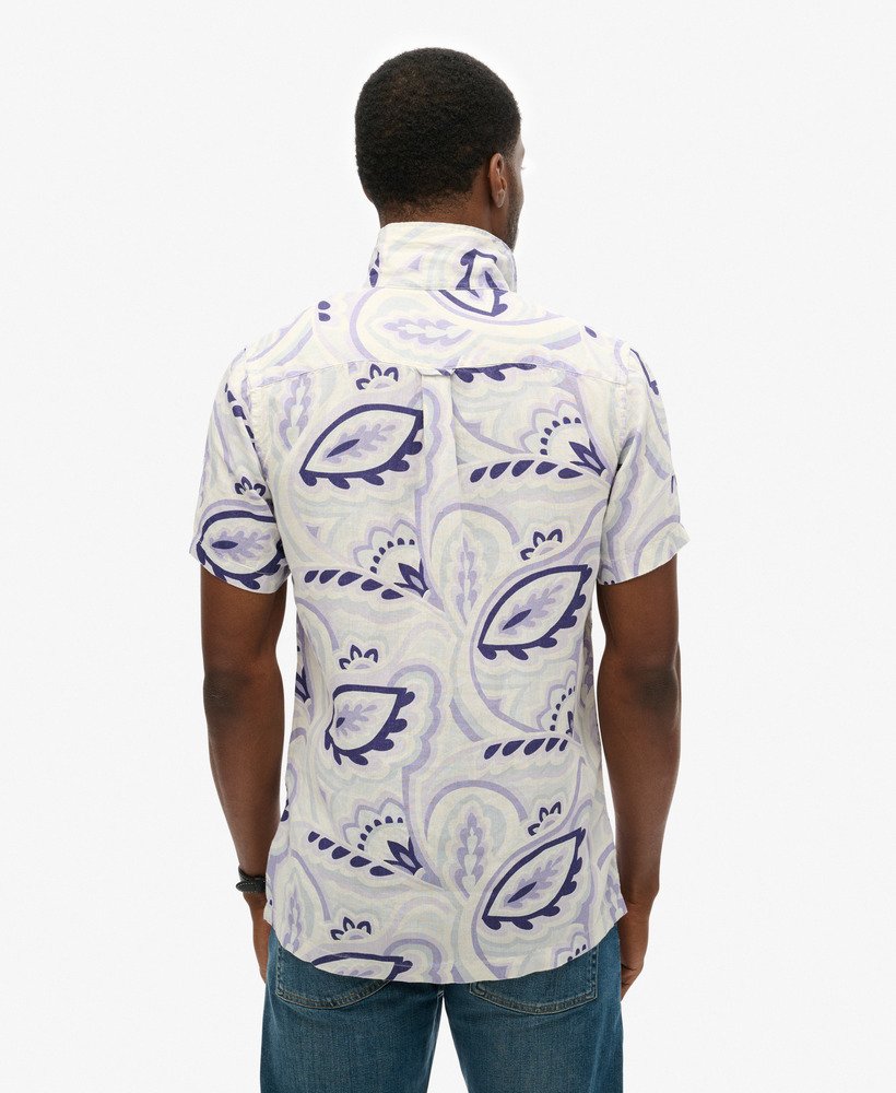 camisa de linho estampada com gola aberta na cor cinza louro.