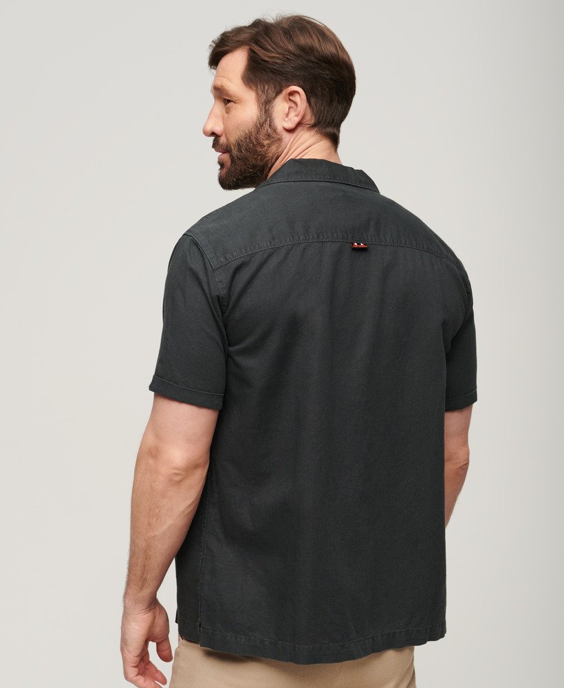 camisa resort de manga curta em preto lavado