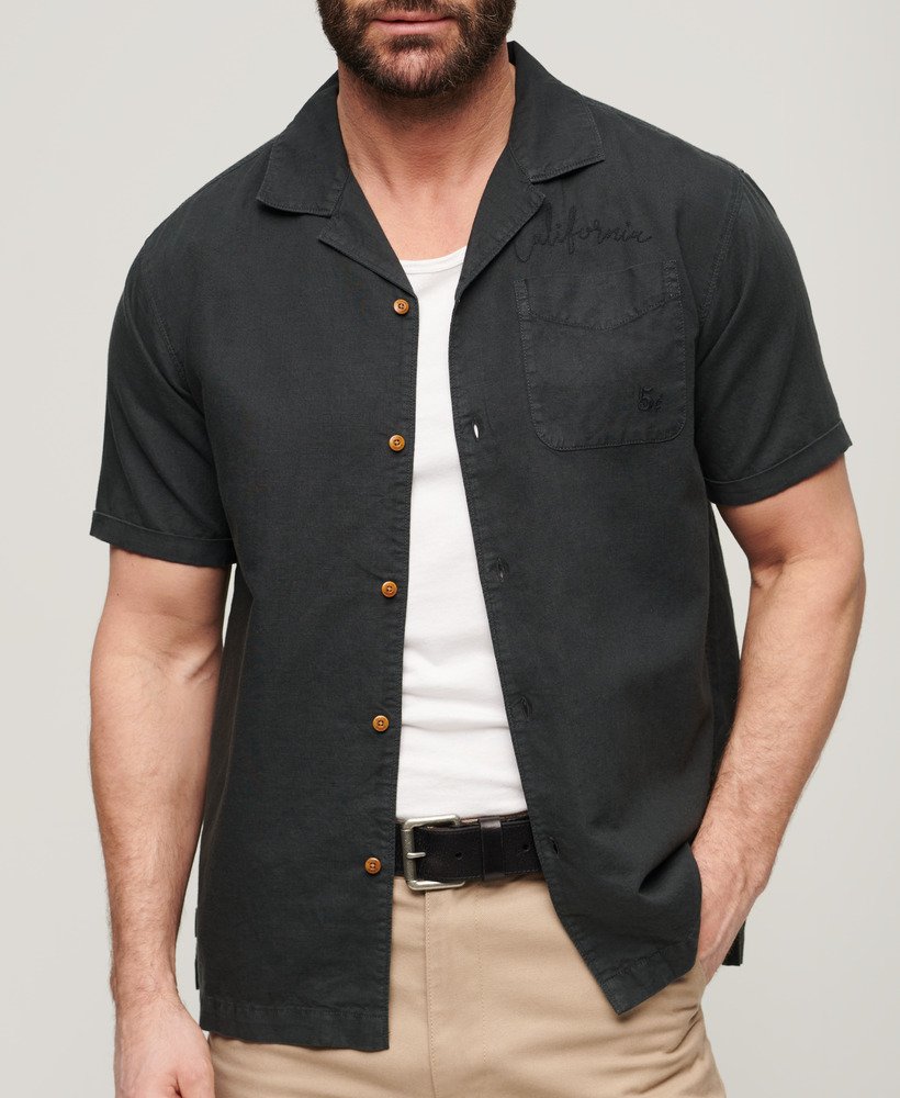 camisa resort de manga curta em preto lavado