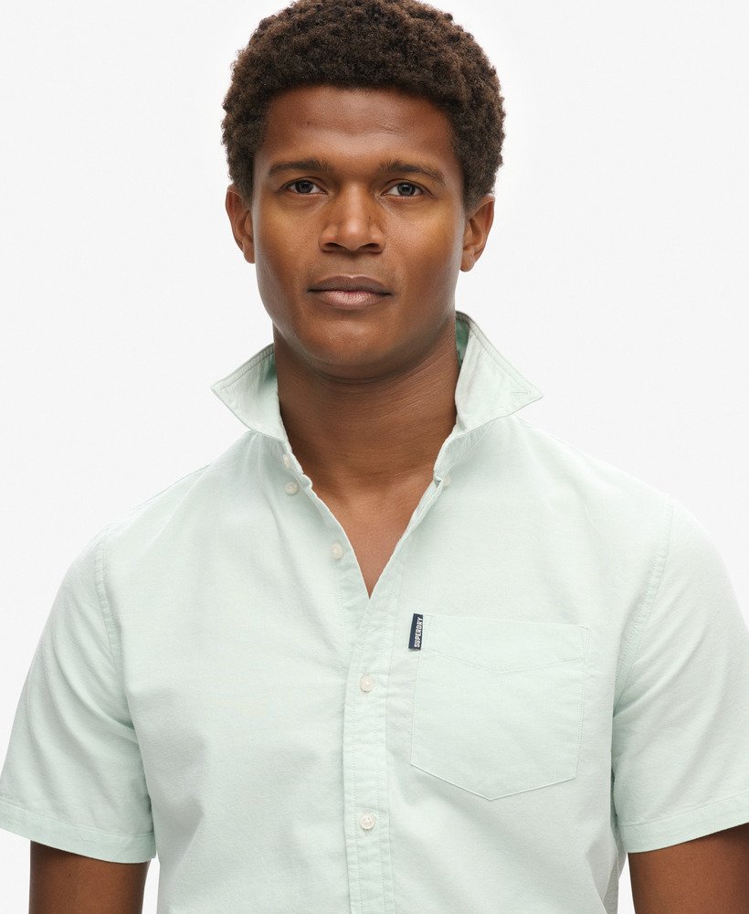 camisa oxford de manga curta na cor verde claro