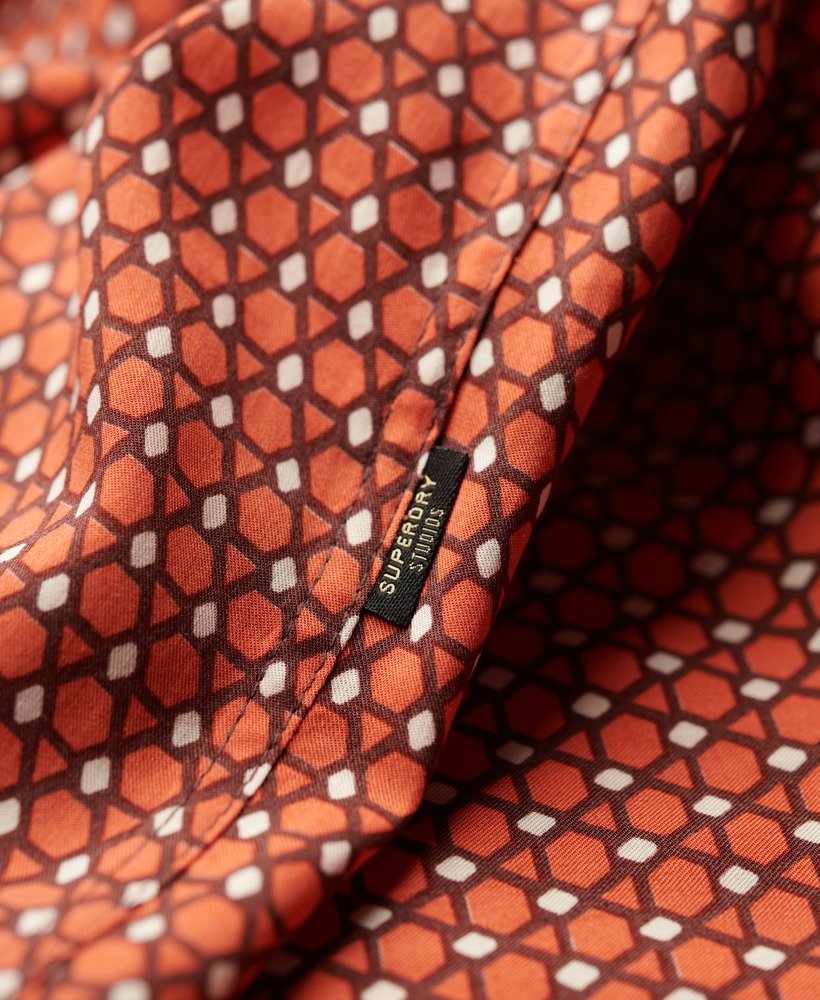 camisa revere anos 70 de manga curta na estampa vermelha philomena.