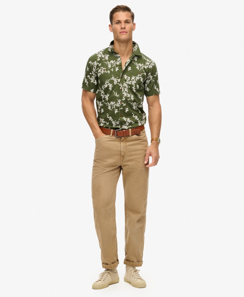 camisa de praia de manga curta na cor flor de oliva