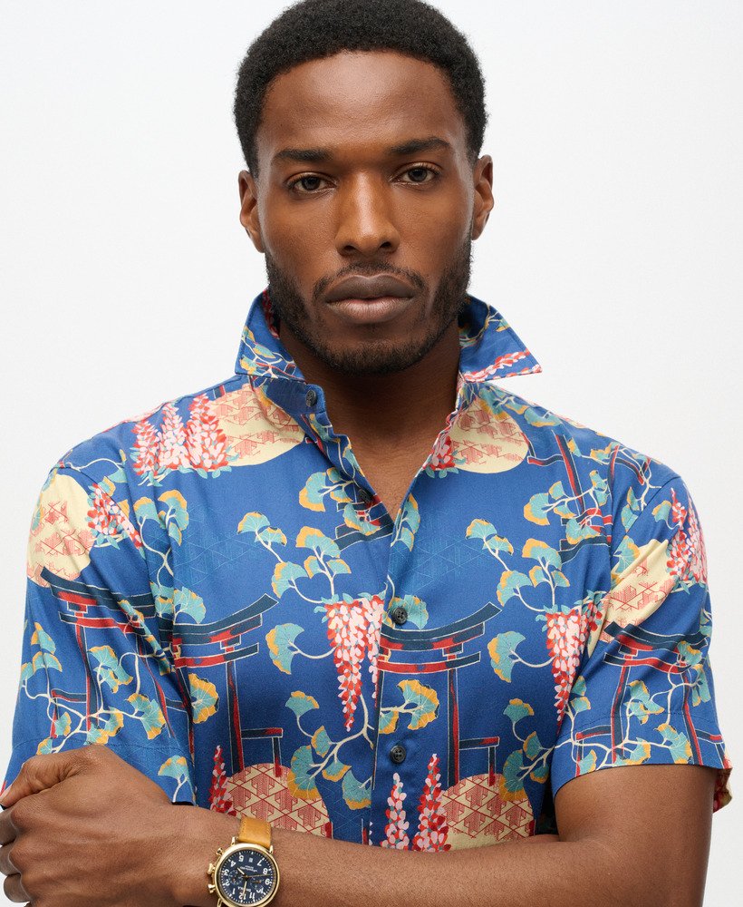 camisa havaiana na cor azul glicínia