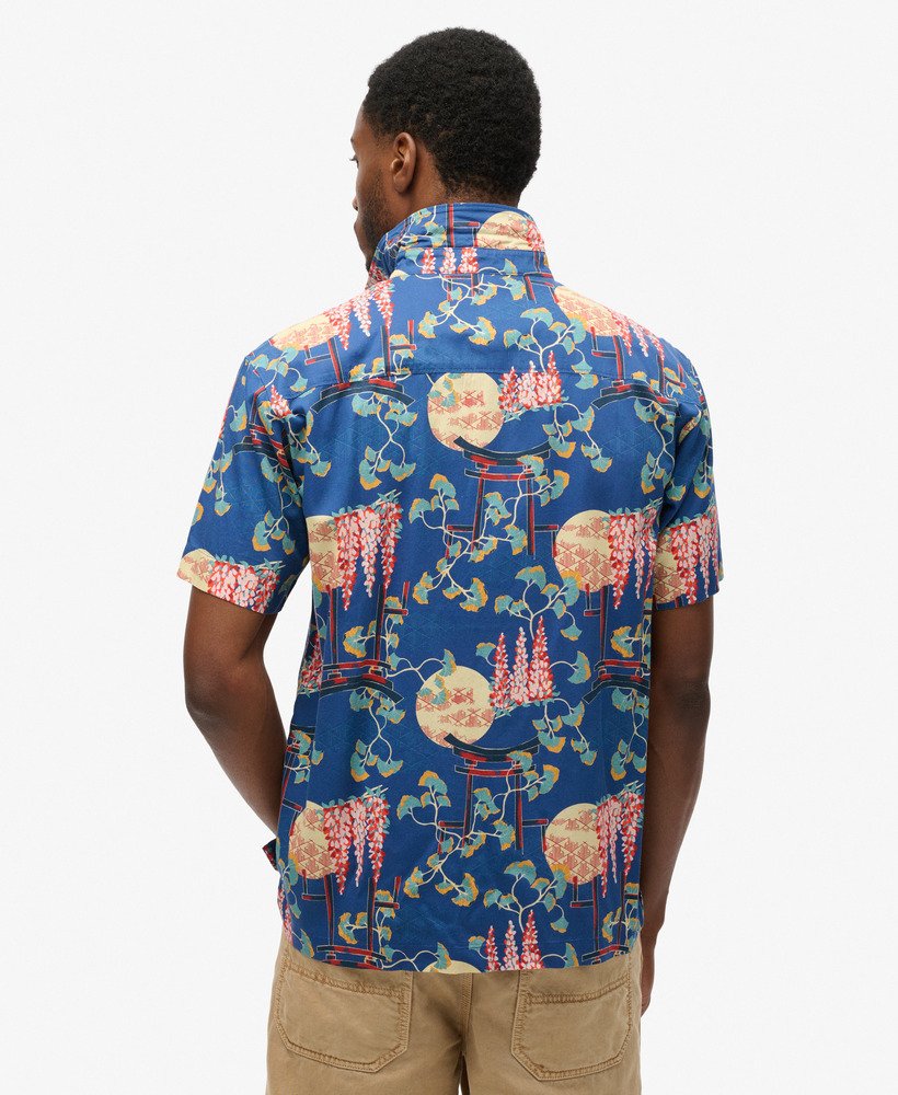 camisa havaiana na cor azul glicínia