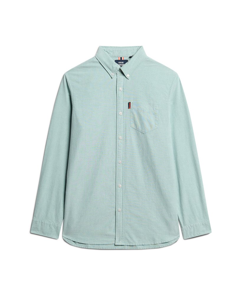 camisa oxford de manga comprida na cor verde sálvia.
