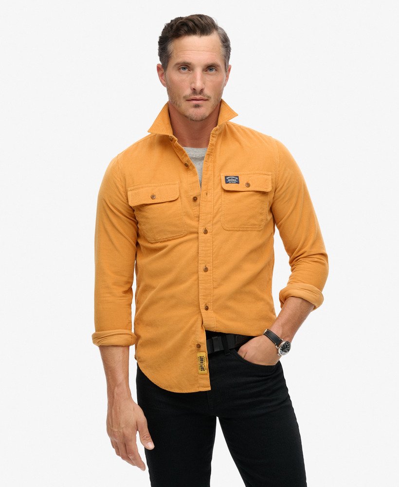 camisa de veludo cotelê trailsman relaxed fit na cor laranja tostada