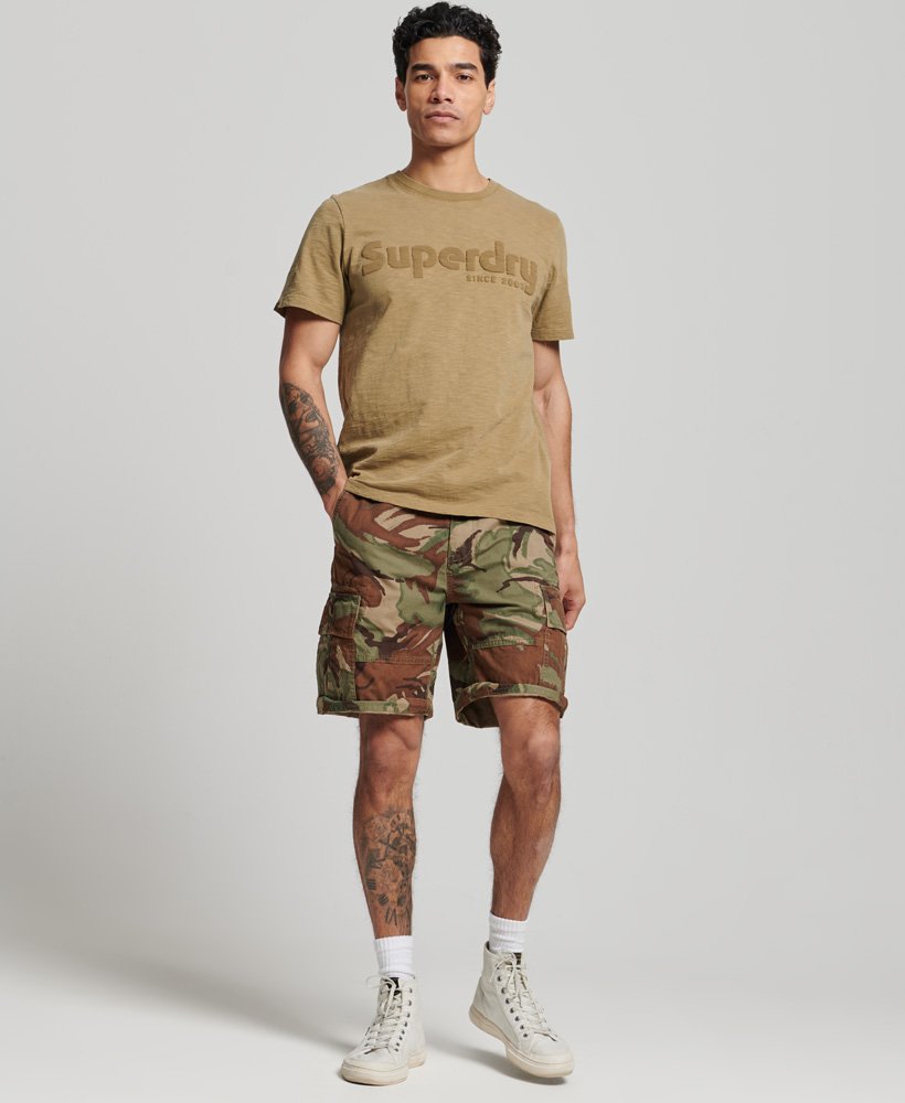 calções cargo pesados em algodão orgânico com estampa camuflada.