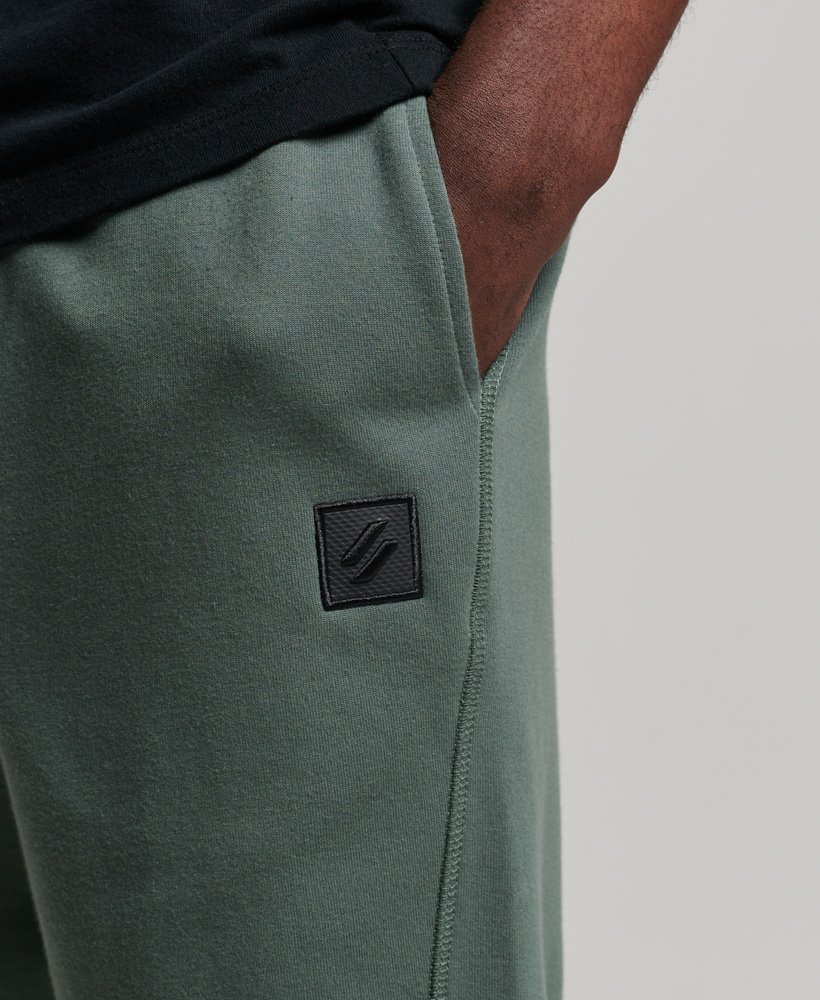 shorts tech na cor verde-bálsamo