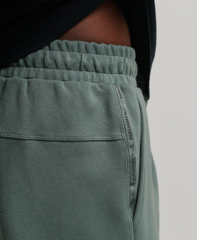 shorts tech na cor verde-bálsamo