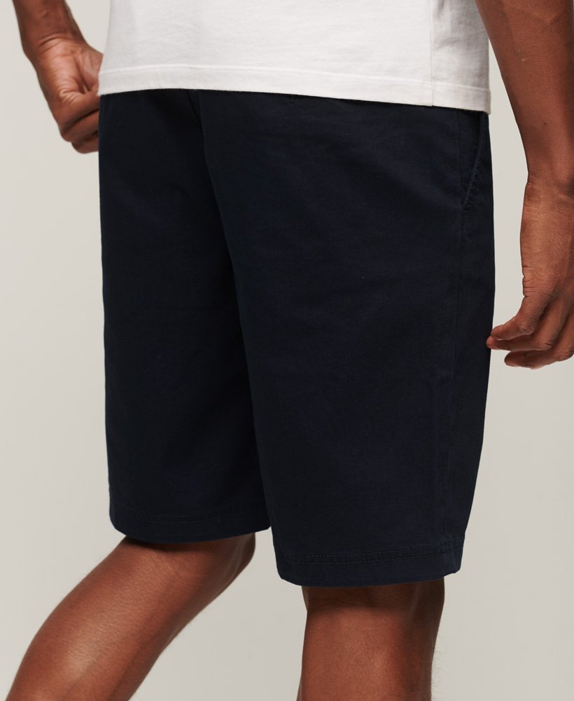 shorts chino estilo militar vintage na cor azul marinho eclipse.