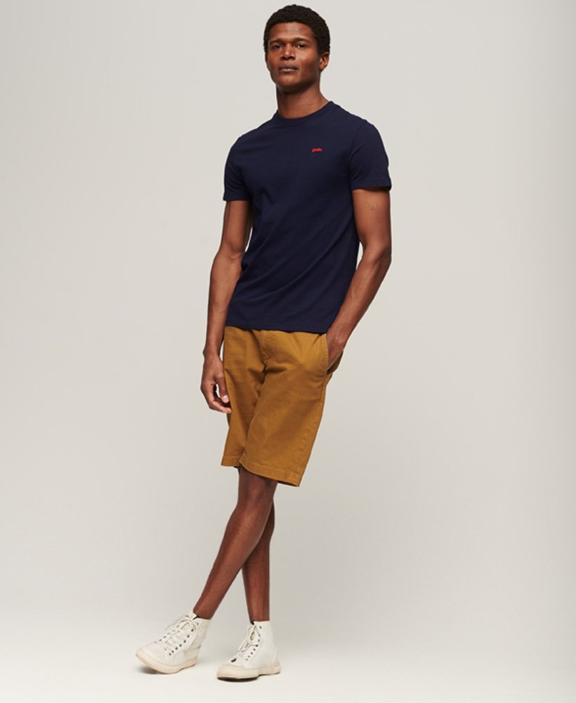 calções chino estilo militar vintage na cor areia.