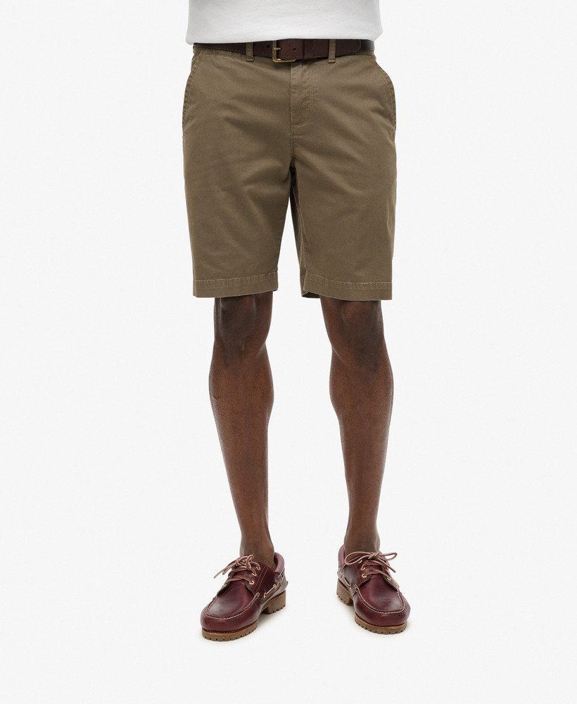 shorts chino vintage em verde oliva acinzentado