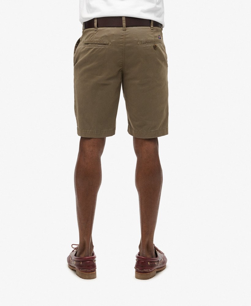 shorts chino vintage em verde oliva acinzentado