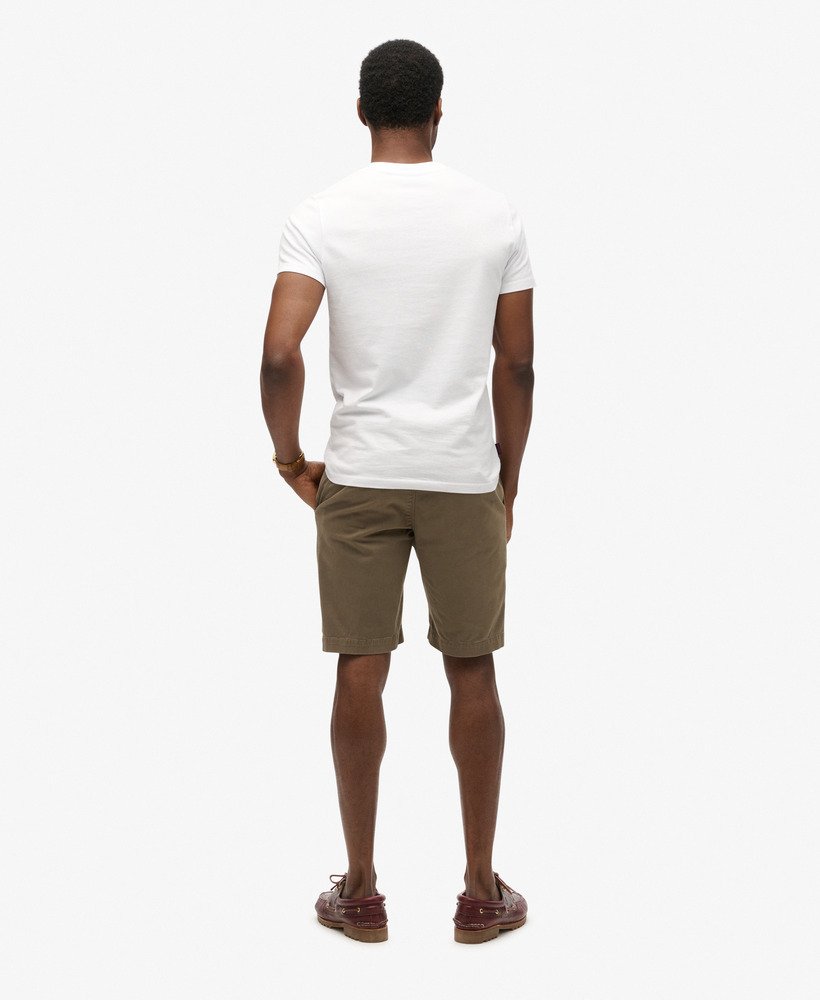 shorts chino vintage em verde oliva acinzentado