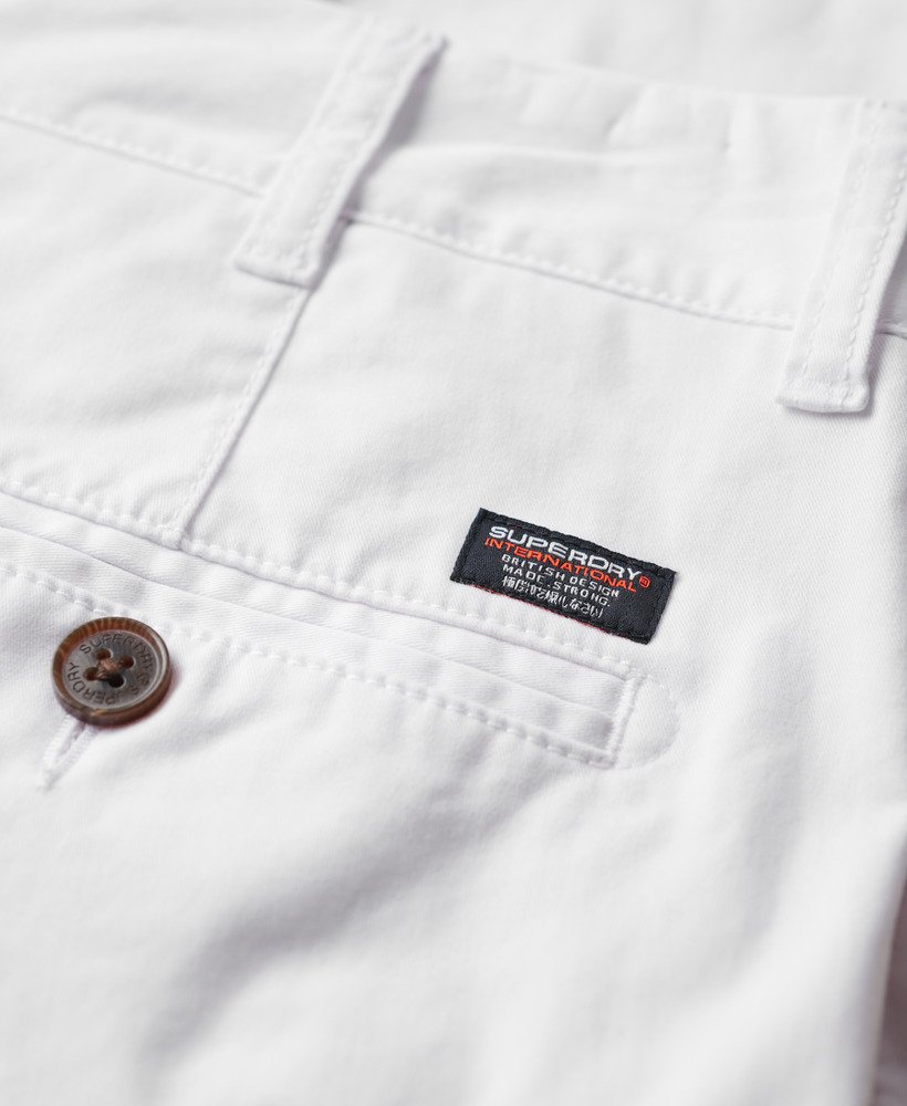 shorts chino vintage na cor óptica.