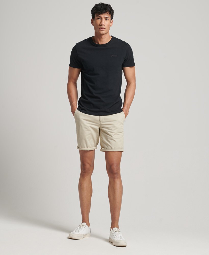 calções chino slim stretch na cor bege pelicano.